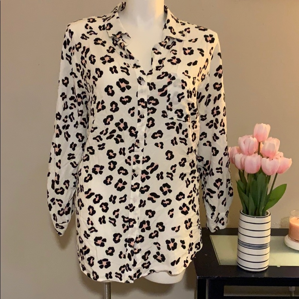 Velvet Heart Buttons Up Blouse NWOT